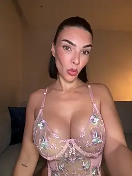 krissiswrld- online show from 12/18/25, 04:11