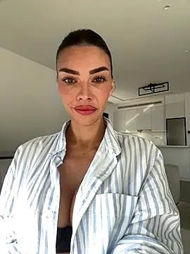 krissiswrld- online show from 11/23/25, 11:53