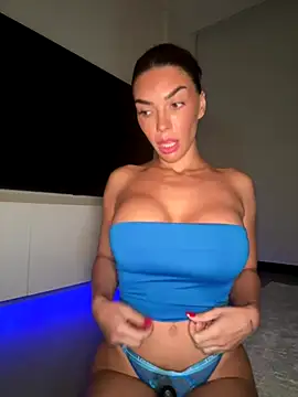 krissiswrld- online show from 11/13/25, 04:11