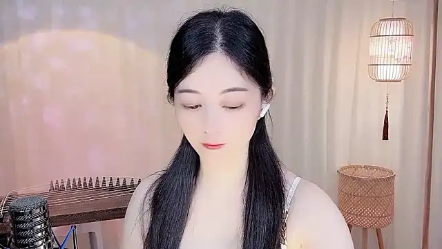 Snapshot of Tian-xin-999 chatting on 05/18/26, 04:12 Tian-xin-999 online show from 05/18/26, 04:12
