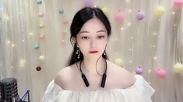 Tian-xin-999 online show from 11/08/25, 03:04