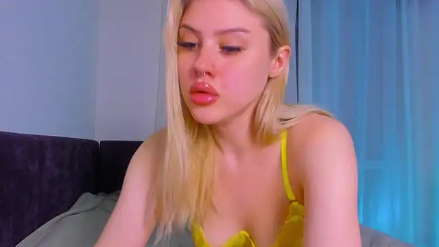  Kira Moon  online show from 11/14/25, 04:10