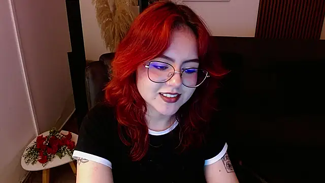 Snapshot of crimson_tati_ chatting on 03/07/25, 10:13 crimson tati online show from 03/07/25, 10:13
