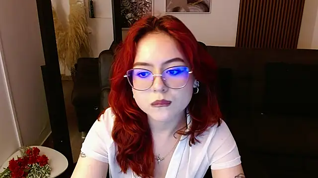 Snapshot of crimson_tati_ chatting on 02/27/25, 06:35 crimson tati online show from 02/27/25, 06:35