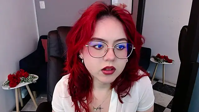 Snapshot of crimson_tati_ chatting on 02/26/25, 08:04 crimson tati online show from 02/26/25, 08:04