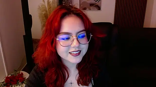 Snapshot of crimson_tati_ chatting on 03/05/25, 05:18 crimson tati online show from 03/05/25, 05:18