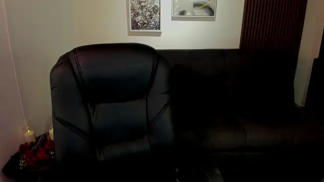 crimson tati  online show from 10/31/25, 04:09