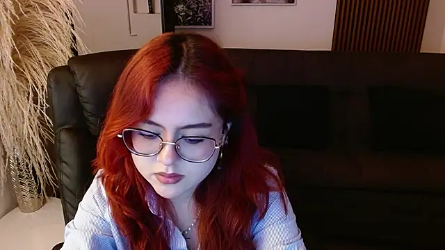 Snapshot of crimson_tati_ chatting on 02/12/25, 07:34 crimson tati online show from 02/12/25, 07:34