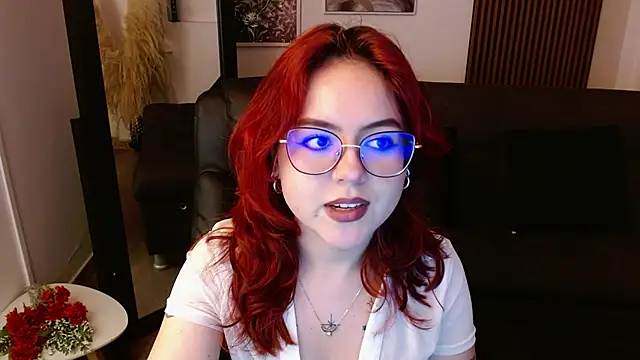 Snapshot of crimson_tati_ chatting on 02/27/25, 09:40 crimson tati online show from 02/27/25, 09:40