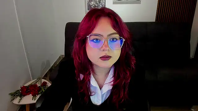 Snapshot of crimson_tati_ chatting on 09/12/25, 05:40 crimson tati online show from 09/12/25, 05:40