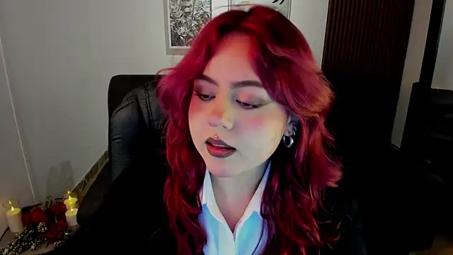 Snapshot of crimson_tati_ chatting on 09/30/25, 03:34 crimson tati online show from 09/30/25, 03:34