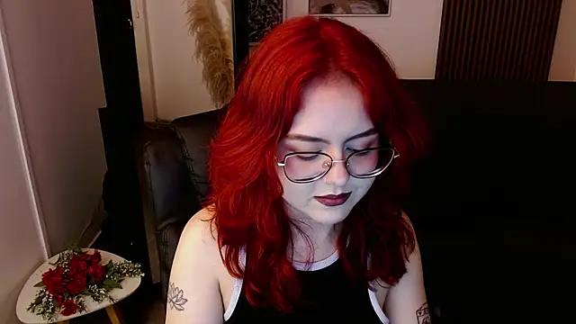 Snapshot of crimson_tati_ chatting on 03/08/25, 08:11 crimson tati online show from 03/08/25, 08:11