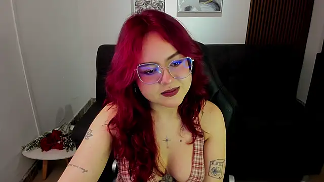 Snapshot of crimson_tati_ chatting on 09/09/25, 04:55 crimson tati online show from 09/09/25, 04:55