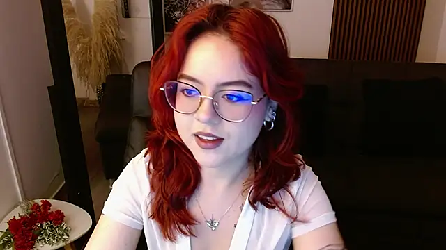 Snapshot of crimson_tati_ chatting on 02/27/25, 03:29 crimson tati online show from 02/27/25, 03:29