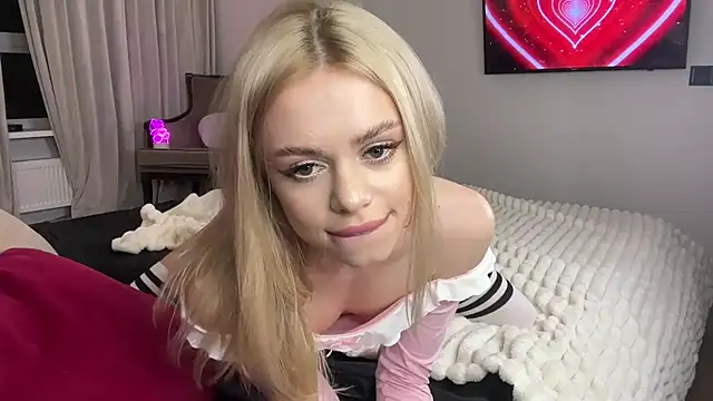Snapshot of little_fox_alisa chatting on 03/17/25, 01:14 little fox alisa online show from 03/17/25, 01:14