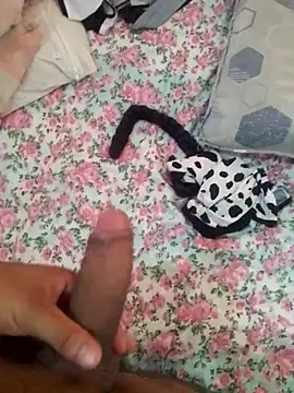 ezepitudo1 online show from 12/31/24, 06:02