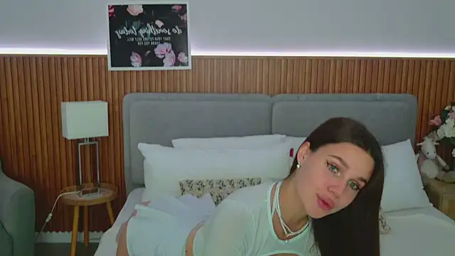 Snapshot of RihannaRose chatting on 09/13/25, 05:13 RihannaRose online show from 09/13/25, 05:13