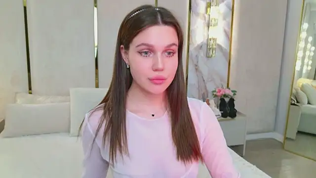 RihannaRose online show from 04/15/26, 07:58