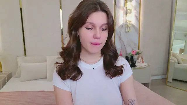 RihannaRose online show from 03/25/26, 05:23