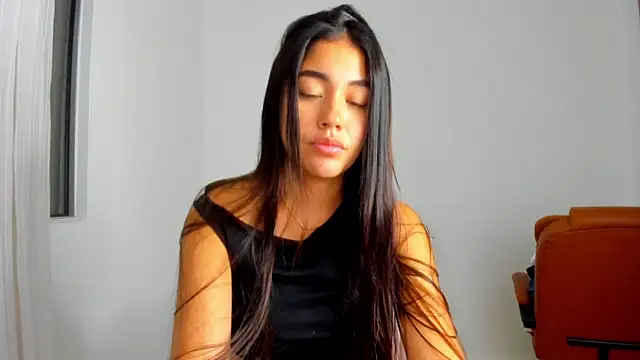 AriaMontgomery online show from 04/16/26, 05:41