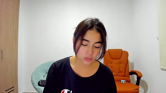 AriaMontgomery online show from 02/24/25, 05:00