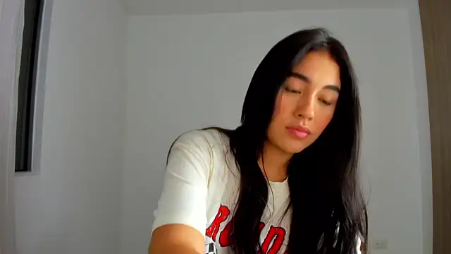 AriaMontgomery online show from 04/17/26, 11:29