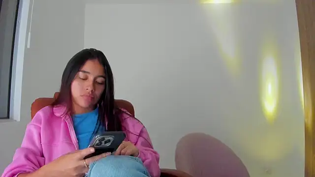 AriaMontgomery online show from 10/09/25, 04:13