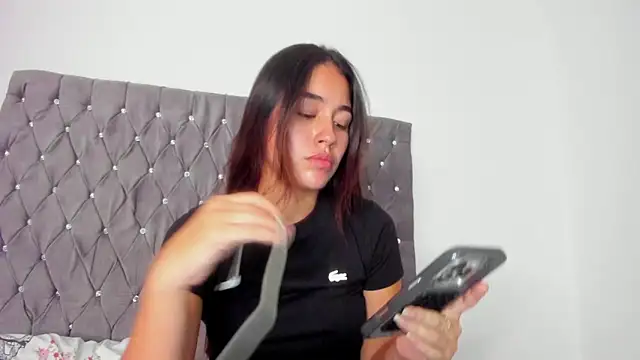 AriaMontgomery online show from 09/18/25, 05:32