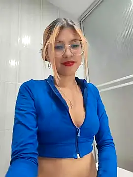 Snapshot of little_mavi chatting on 01/18/25, 11:11 little mavi online show from 01/18/25, 11:11