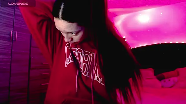 holy juli online show from 11/03/25, 04:07