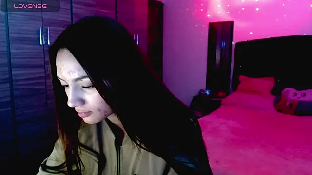 holy juli online show from 11/07/25, 03:44