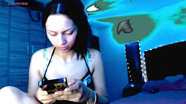 holy juli online show from 12/20/25, 03:42