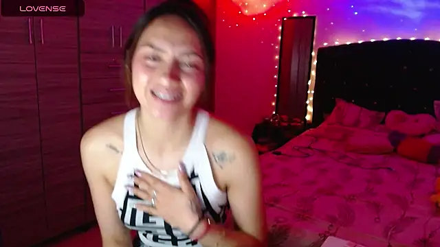 holy juli online show from 10/01/25, 02:49