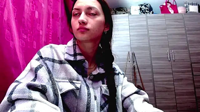 holy juli online show from 02/15/26, 03:51