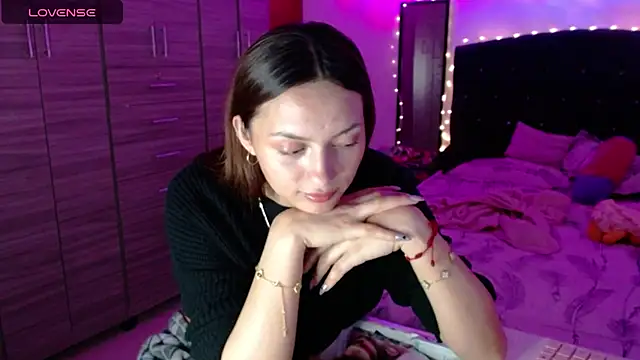 holy juli online show from 09/29/25, 03:35