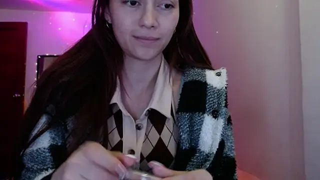 Snapshot of holy_juli chatting on 05/04/26, 03:10 holy juli online show from 05/04/26, 03:10