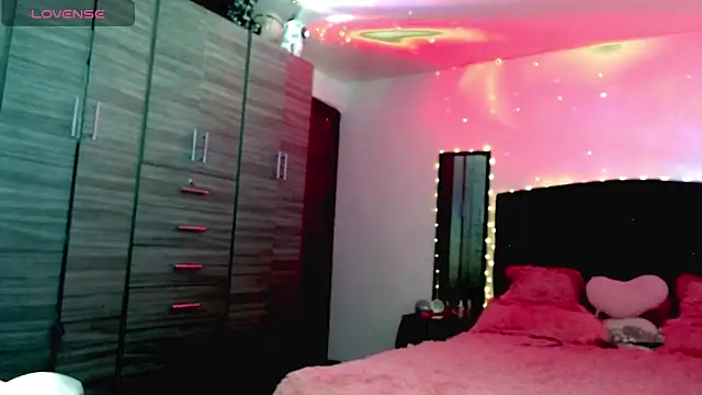 holy juli online show from 11/15/25, 04:05