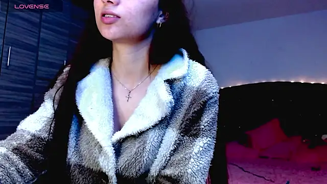 holy juli online show from 12/22/25, 04:23