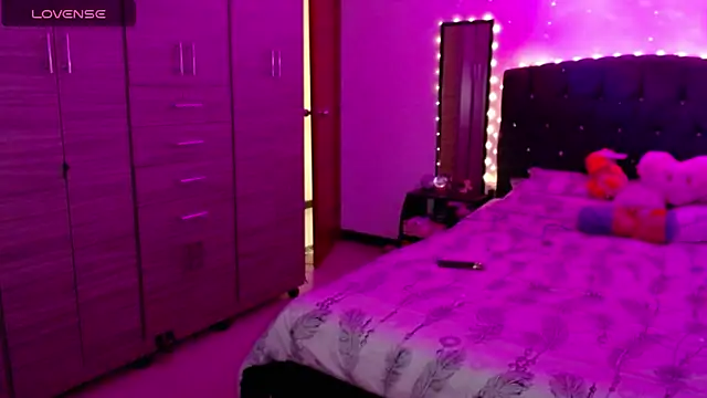 holy juli online show from 10/03/25, 03:09