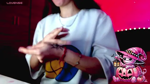 holy juli online show from 10/29/25, 03:27