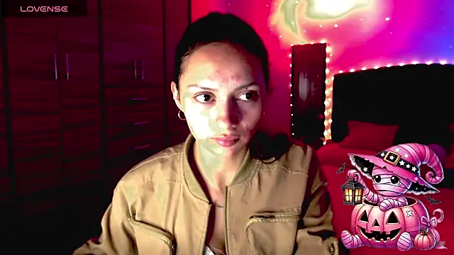 holy juli online show from 10/24/25, 01:26