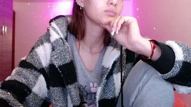 Snapshot of holy_juli chatting on 05/03/26, 02:49 holy juli online show from 05/03/26, 02:49