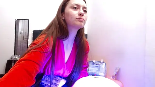 holy juli online show from 04/09/26, 06:19