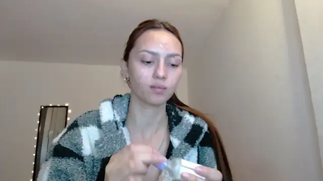 holy juli online show from 04/15/26, 02:50