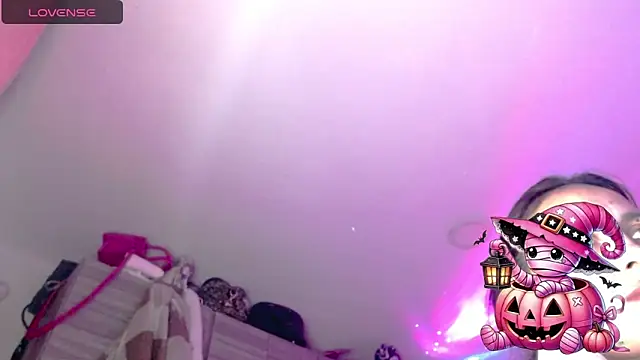 holy juli online show from 10/23/25, 04:33