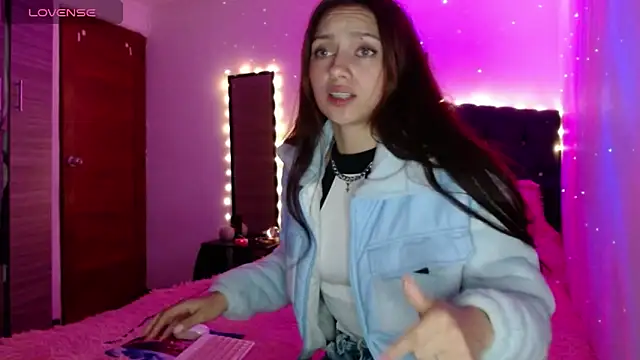 holy juli online show from 03/09/25, 03:22