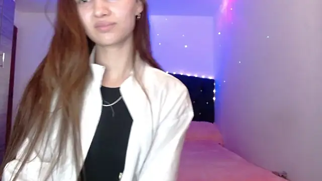 holy juli online show from 04/17/26, 02:14