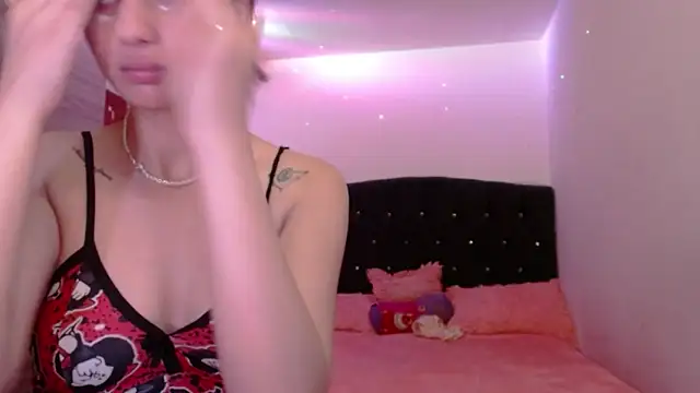 Snapshot of holy_juli chatting on 05/22/26, 03:48 holy juli online show from 05/22/26, 03:48