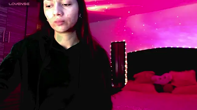 holy juli online show from 11/17/25, 04:16