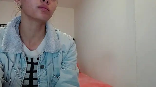 holy juli online show from 04/03/26, 03:57